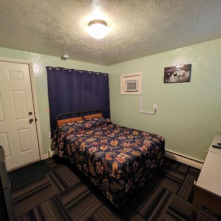 Tour Inn Motel Howard City Kültér fotó