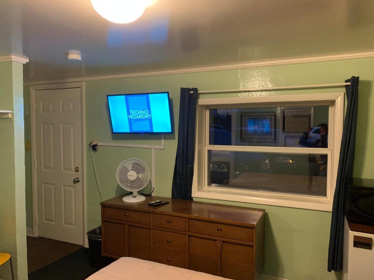 Tour Inn Motel Howard City Kültér fotó