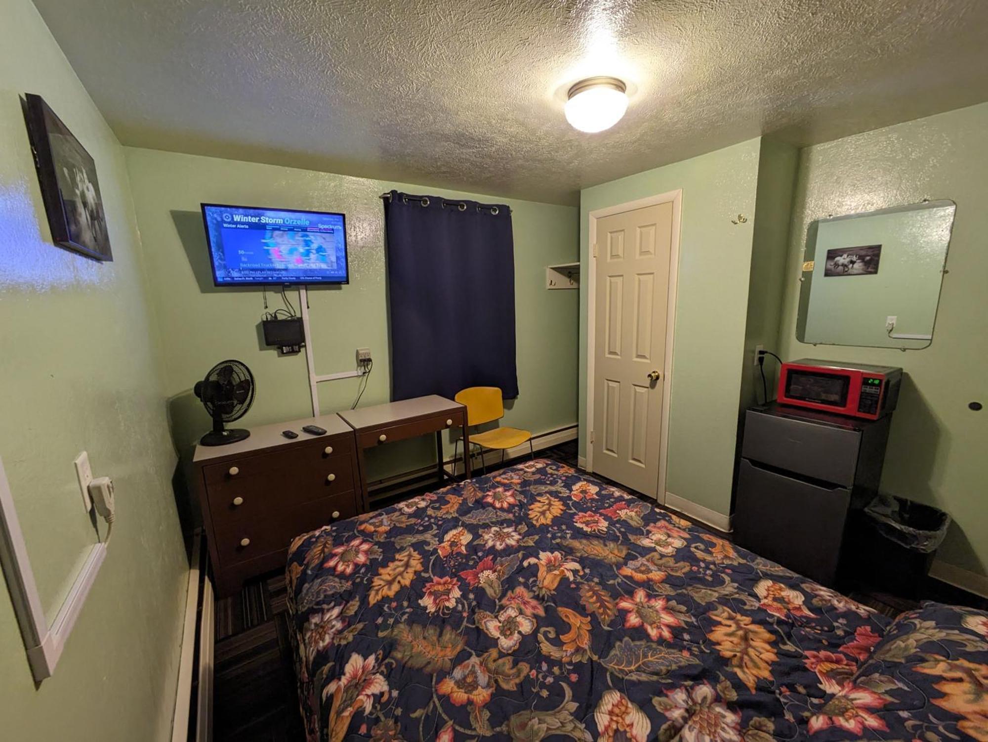 Tour Inn Motel Howard City Kültér fotó
