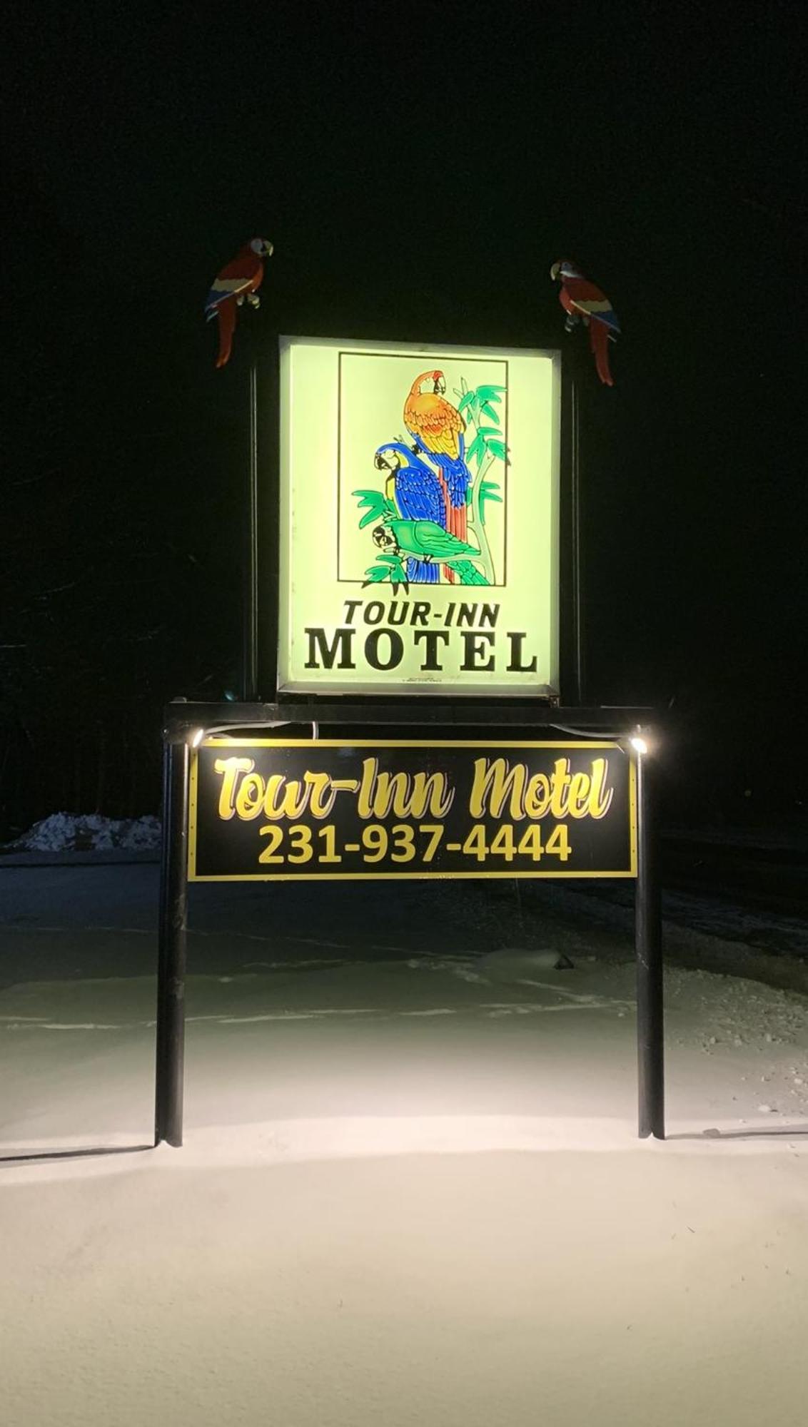 Tour Inn Motel Howard City Kültér fotó