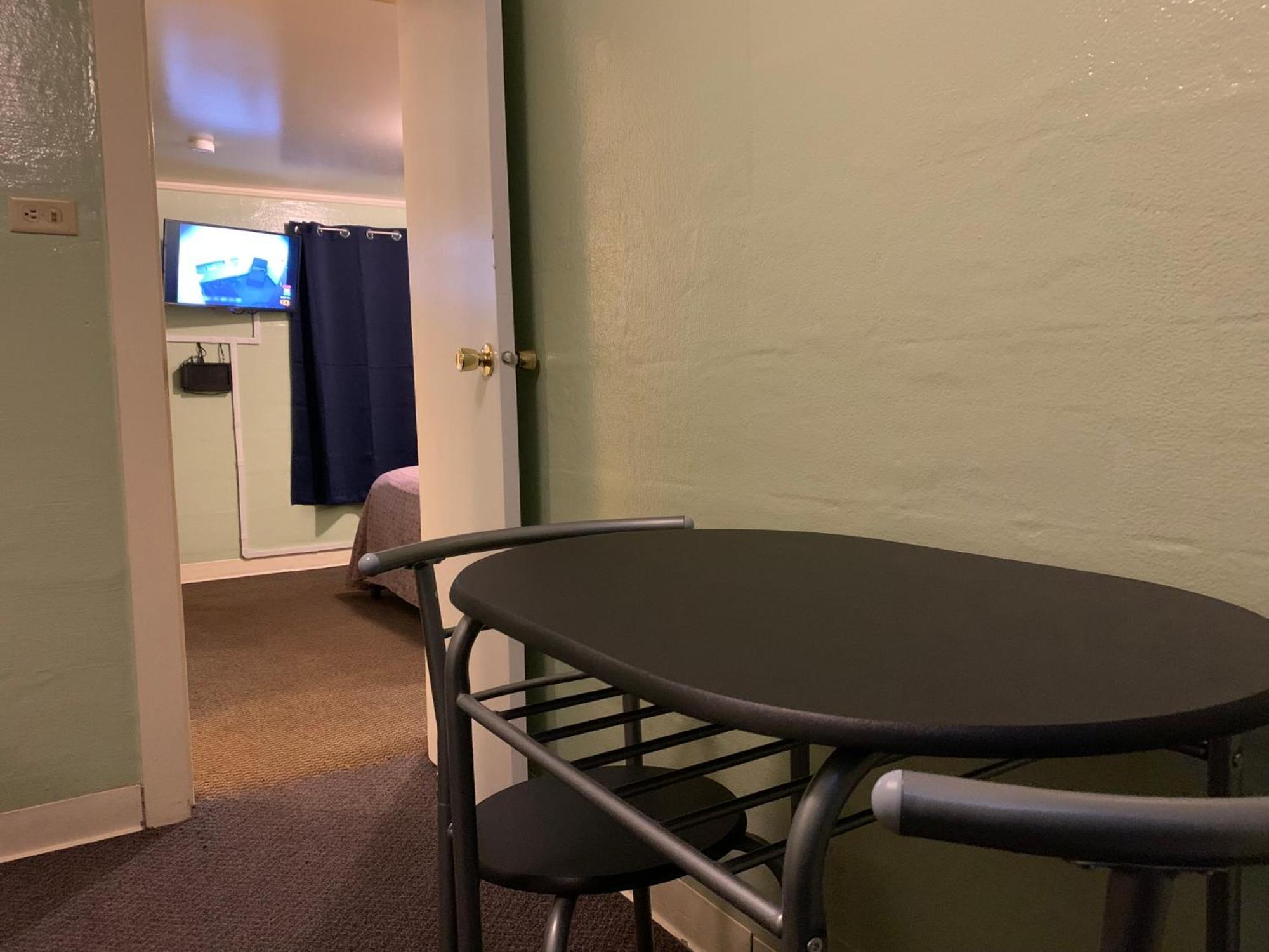 Tour Inn Motel Howard City Kültér fotó